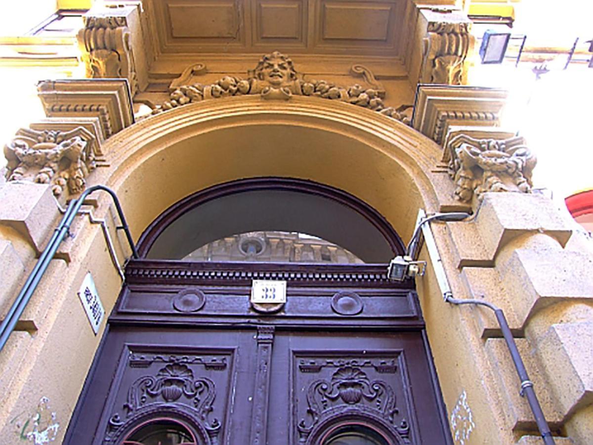 Free Parking Sega Rally Apartment Budapest Exterior foto